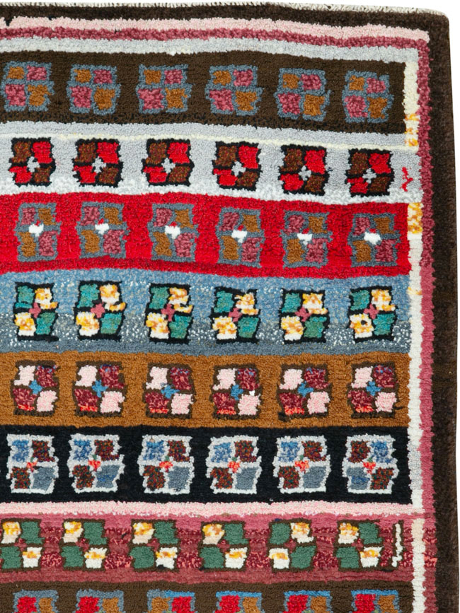 Vintage Persian Mahal Rug, No.25941 - Staging