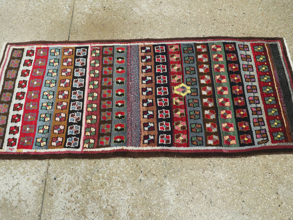 Vintage Persian Mahal Rug, No.25941 - Staging