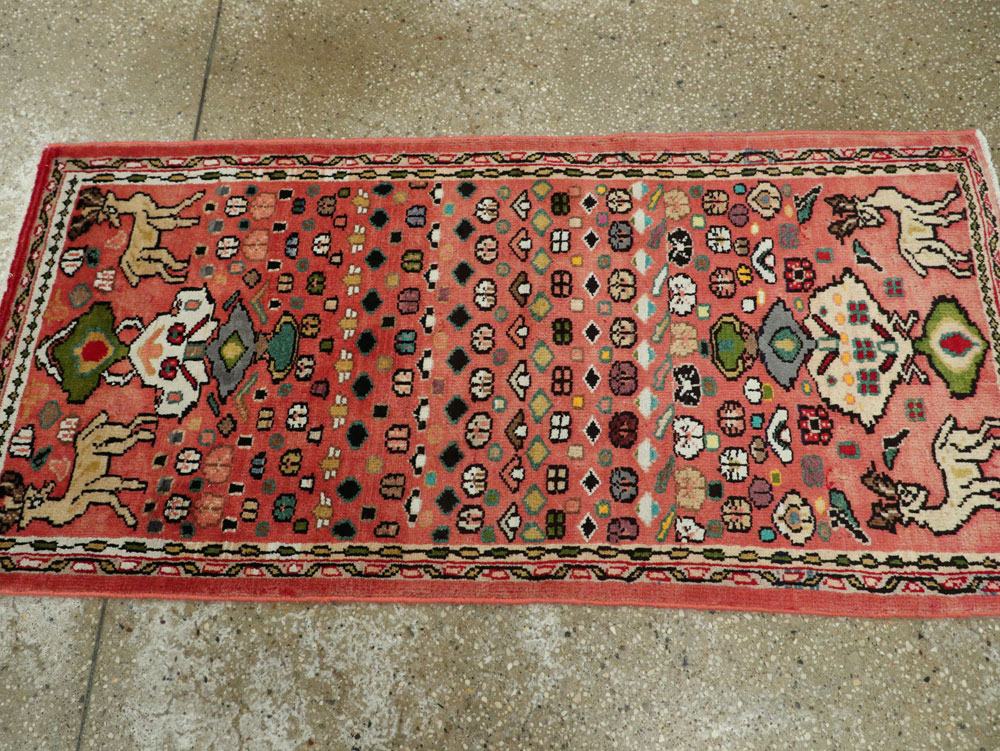 Vintage Persian Mahal Rug, No.25964 - Staging