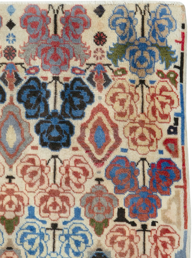 Vintage Persian Tabriz Rug, No.25972 - Staging