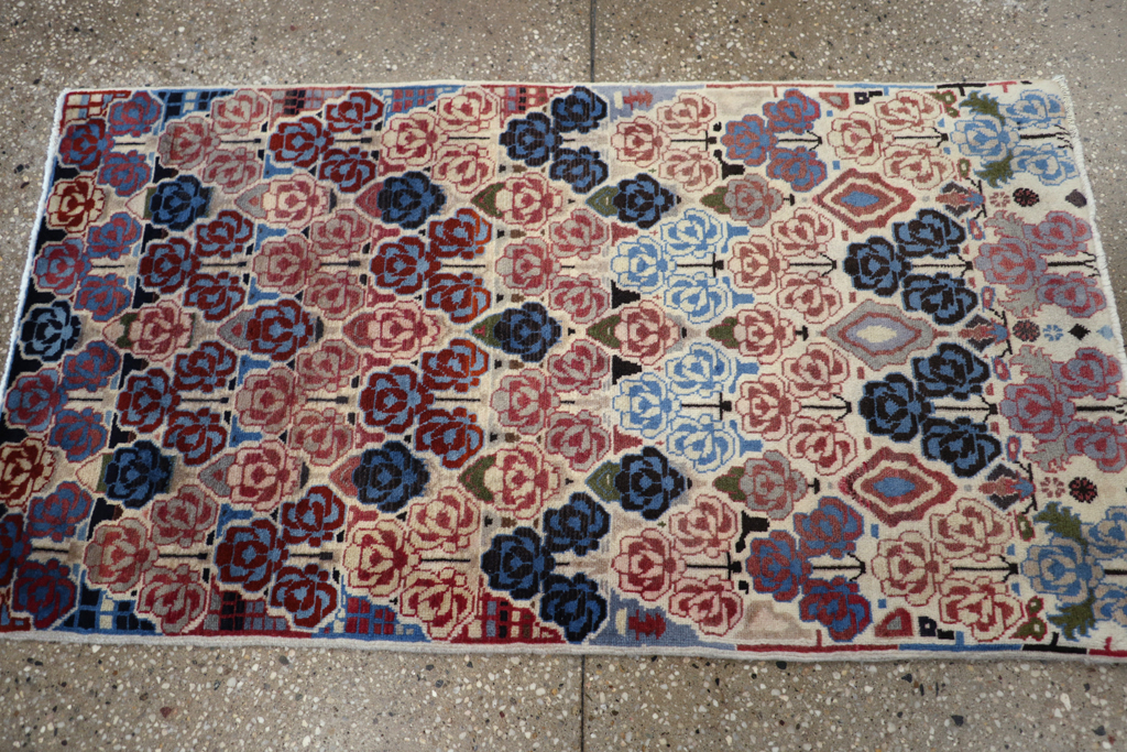 Vintage Persian Tabriz Rug, No.25972 - Staging