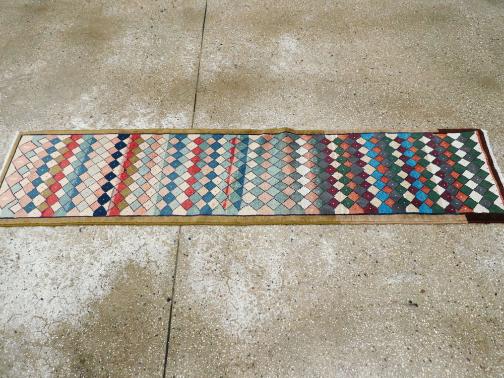 Vintage Persian Mahal Runner, No.25976 - Staging