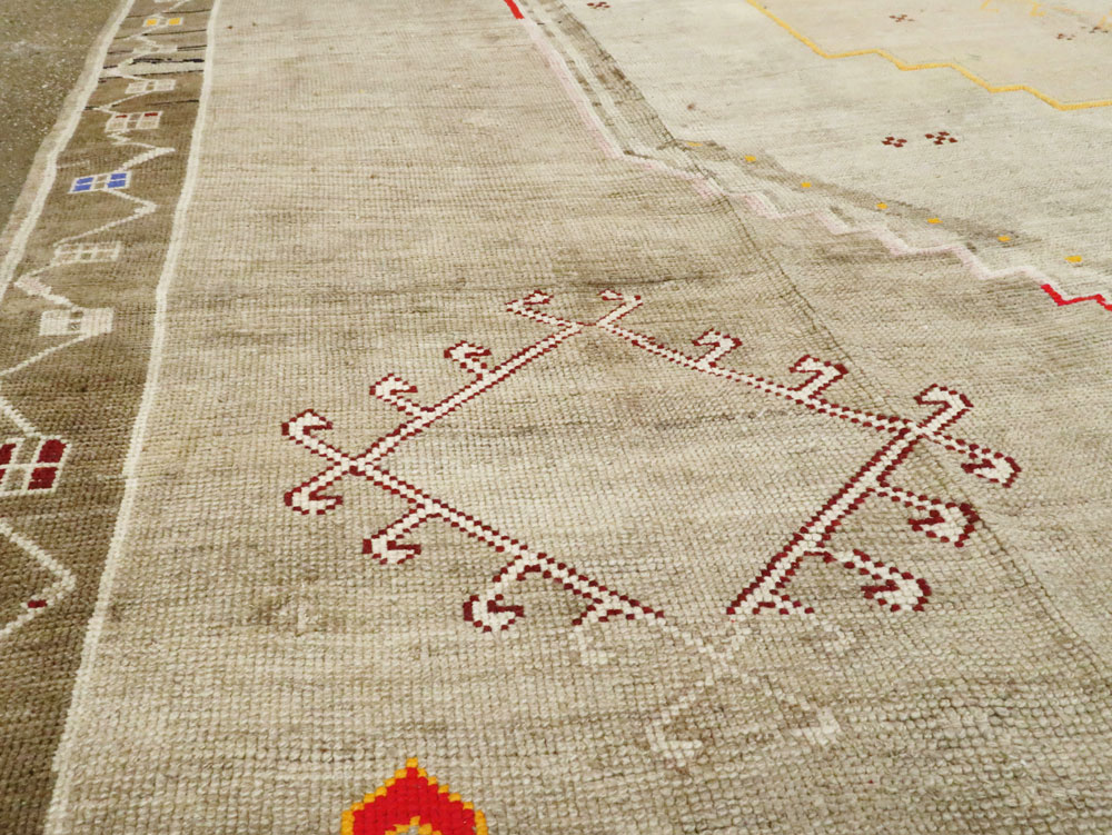 Vintage Turkish Anatolian Carpet, No.26017 - Staging