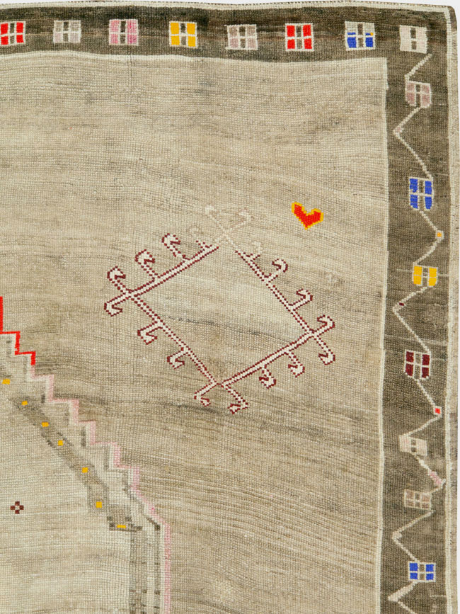 Vintage Turkish Anatolian Carpet, No.26017 - Staging