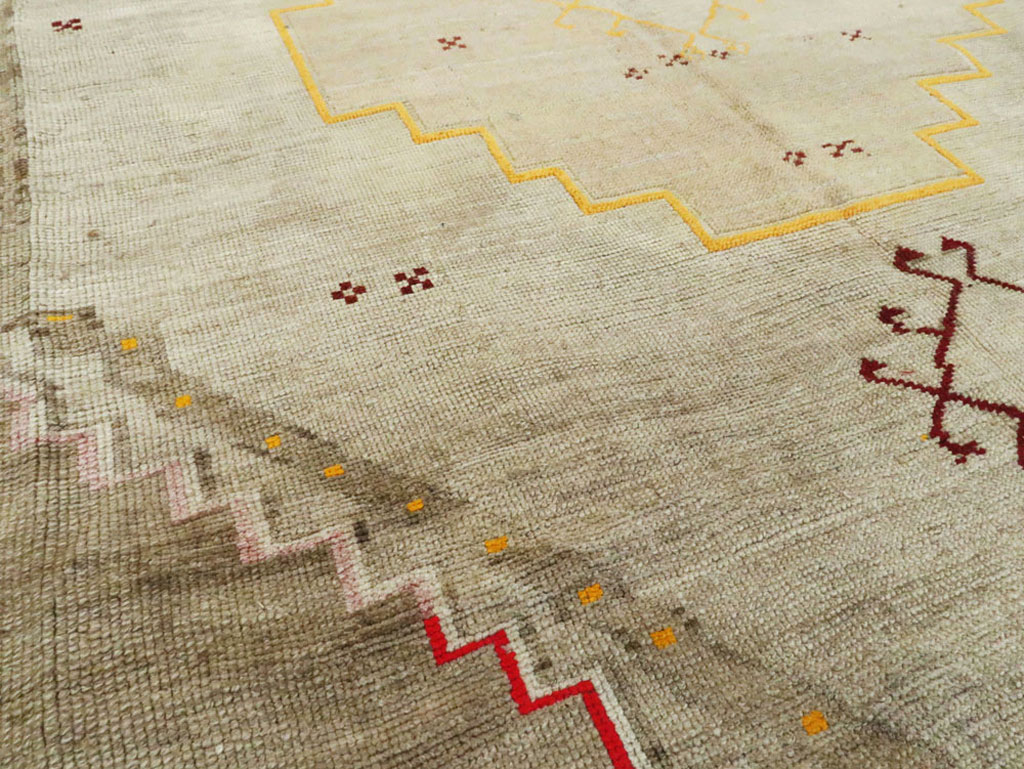 Vintage Turkish Anatolian Carpet, No.26017 - Staging