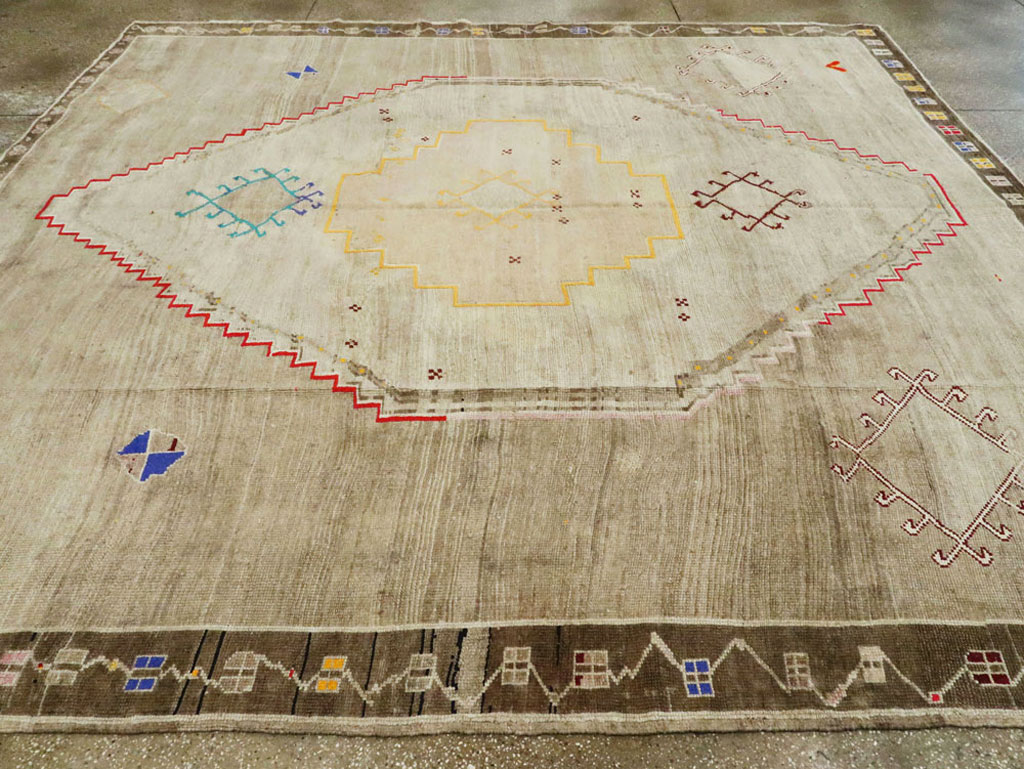 Vintage Turkish Anatolian Carpet, No.26017 - Staging