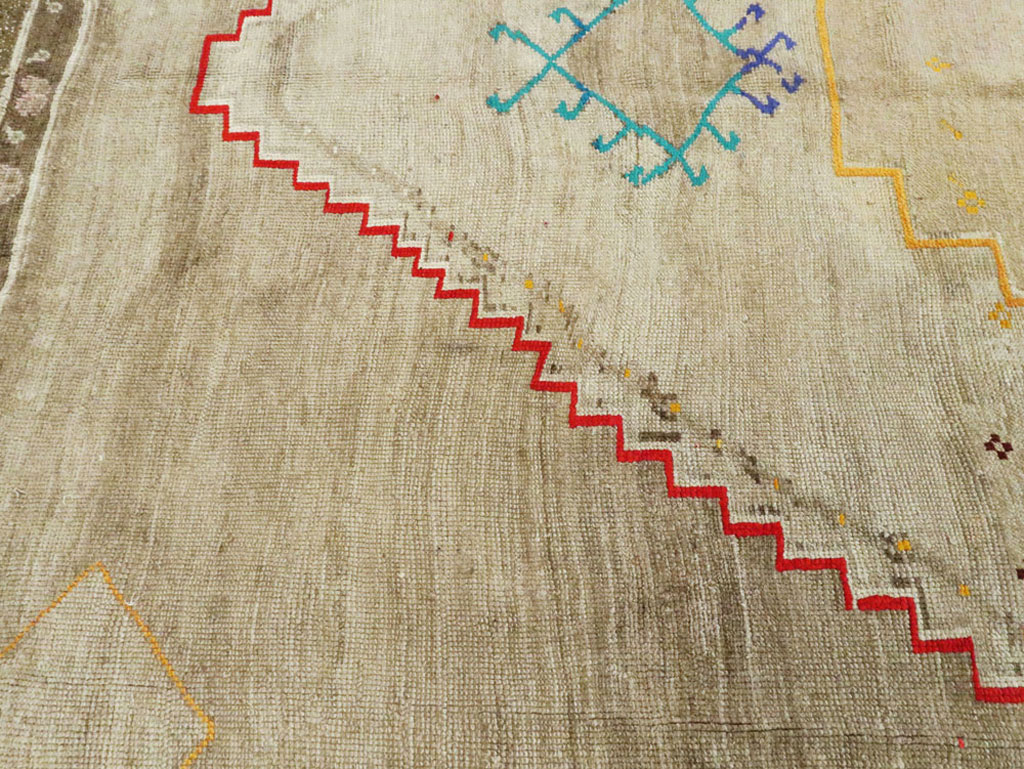 Vintage Turkish Anatolian Carpet, No.26017 - Staging