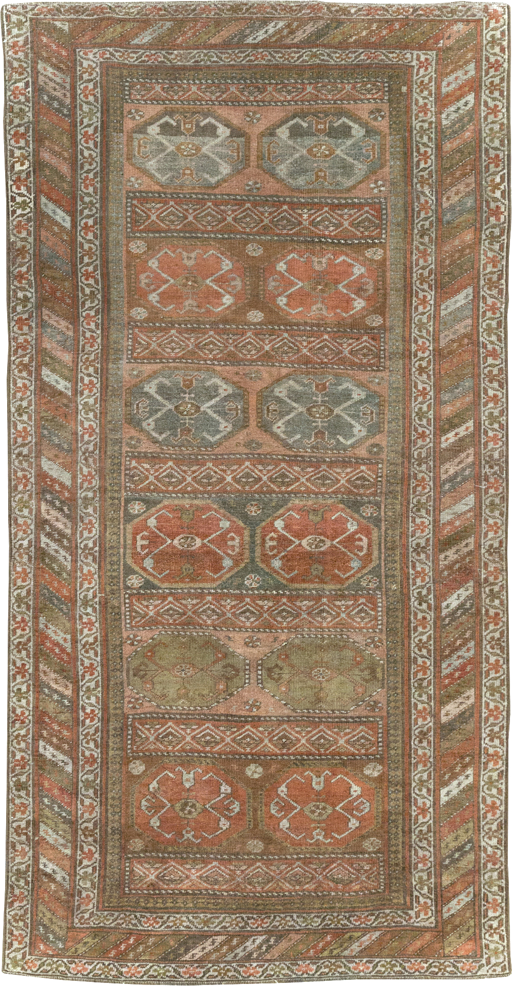 Antique Persian Kurd Bidjar Rug, No.26022 - Staging