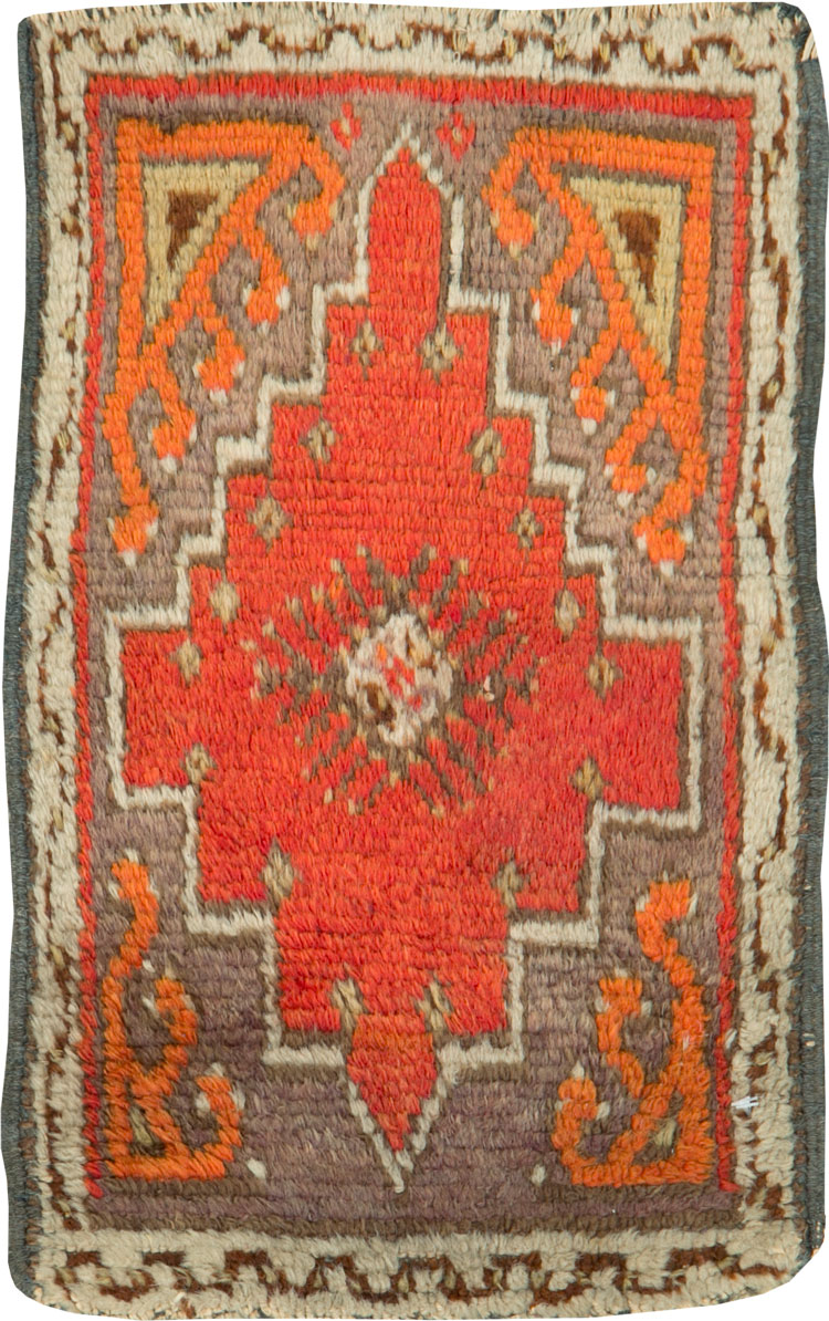 Vintage Turkish Anatolian Throw Rug, No.26032 - Staging
