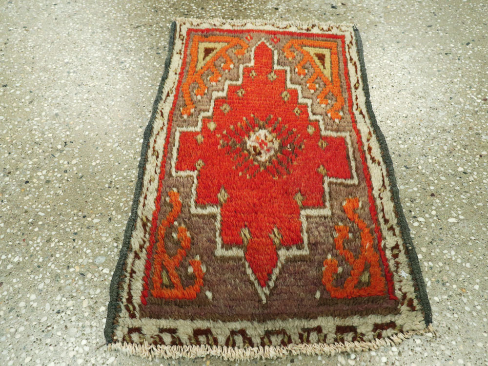 Vintage Turkish Anatolian Throw Rug, No.26032 - Staging