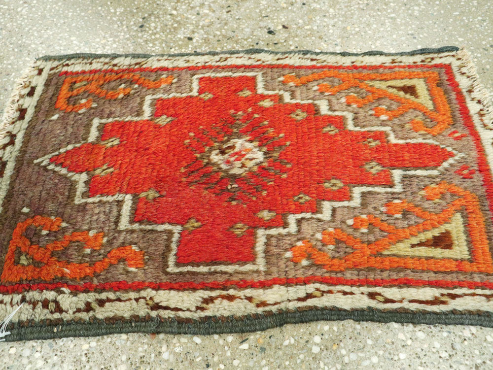 Vintage Turkish Anatolian Throw Rug, No.26032 - Staging