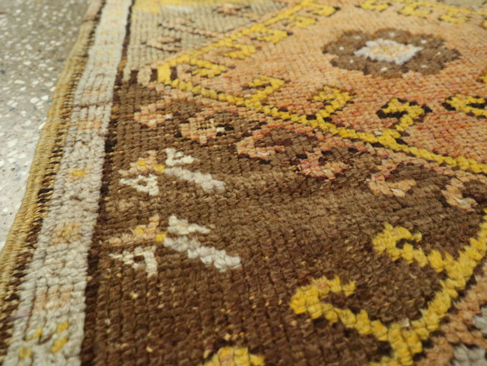 Vintage Turkish Anatolian Throw Rug, No.26036 - Staging