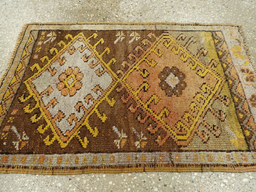 Vintage Turkish Anatolian Throw Rug, No.26036 - Staging