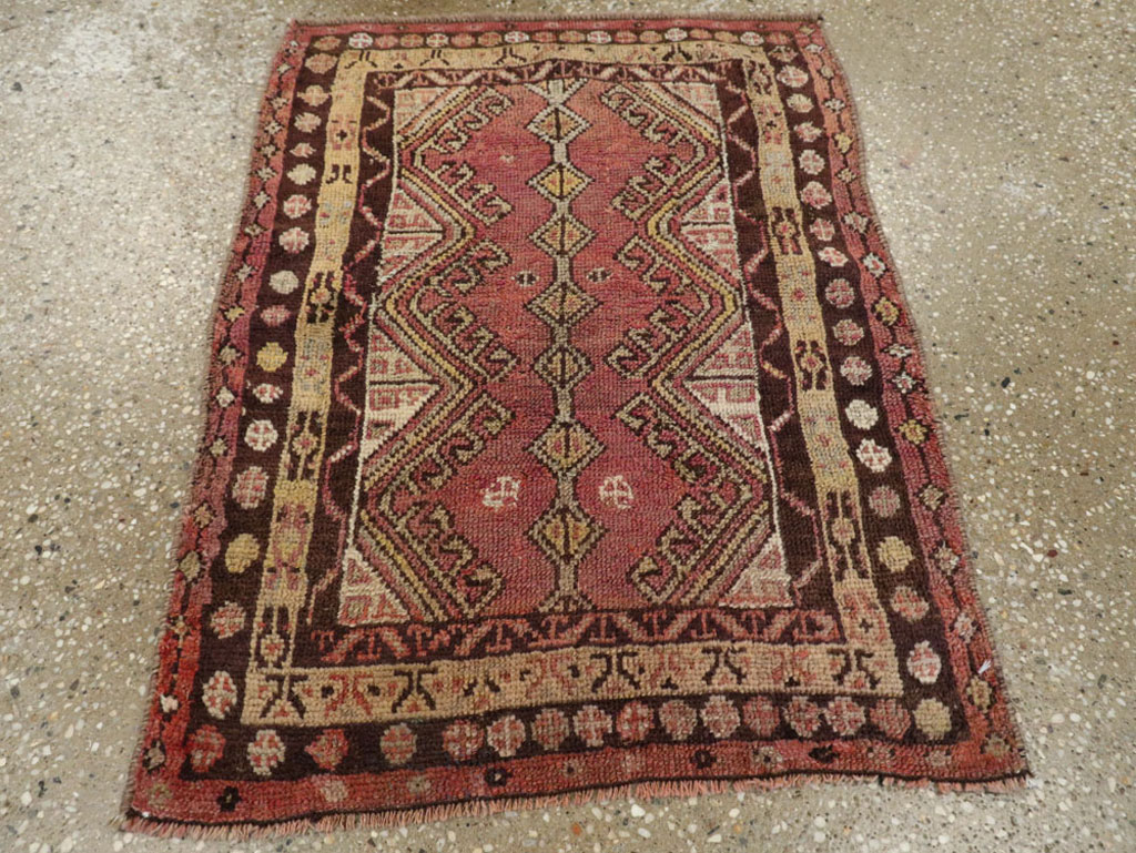 Vintage Turkish Anatolian Throw Rug, No.26037 - Staging