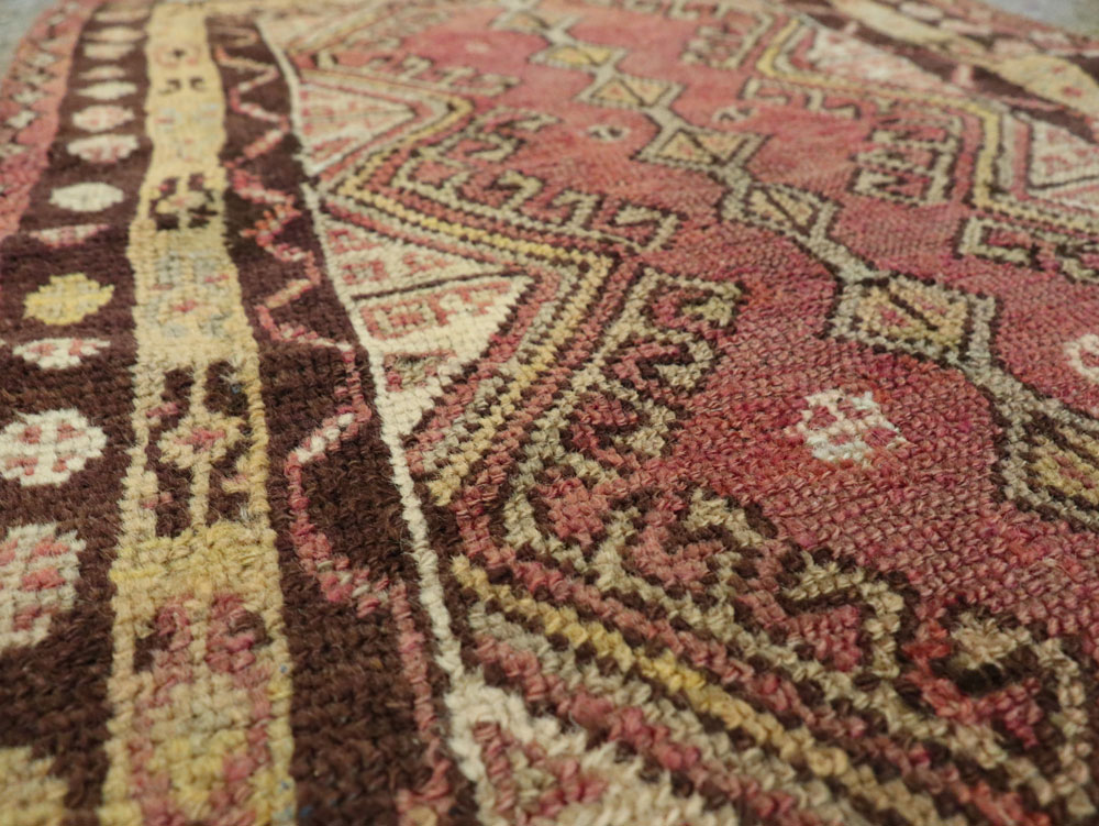 Vintage Turkish Anatolian Throw Rug, No.26037 - Staging
