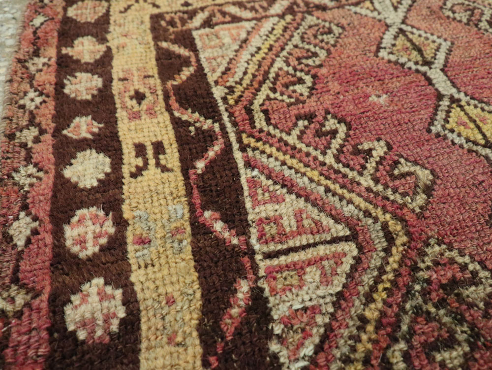 Vintage Turkish Anatolian Throw Rug, No.26037 - Staging