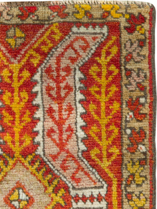 Antique Turkish Anatolian Rug, No.26039 - Staging