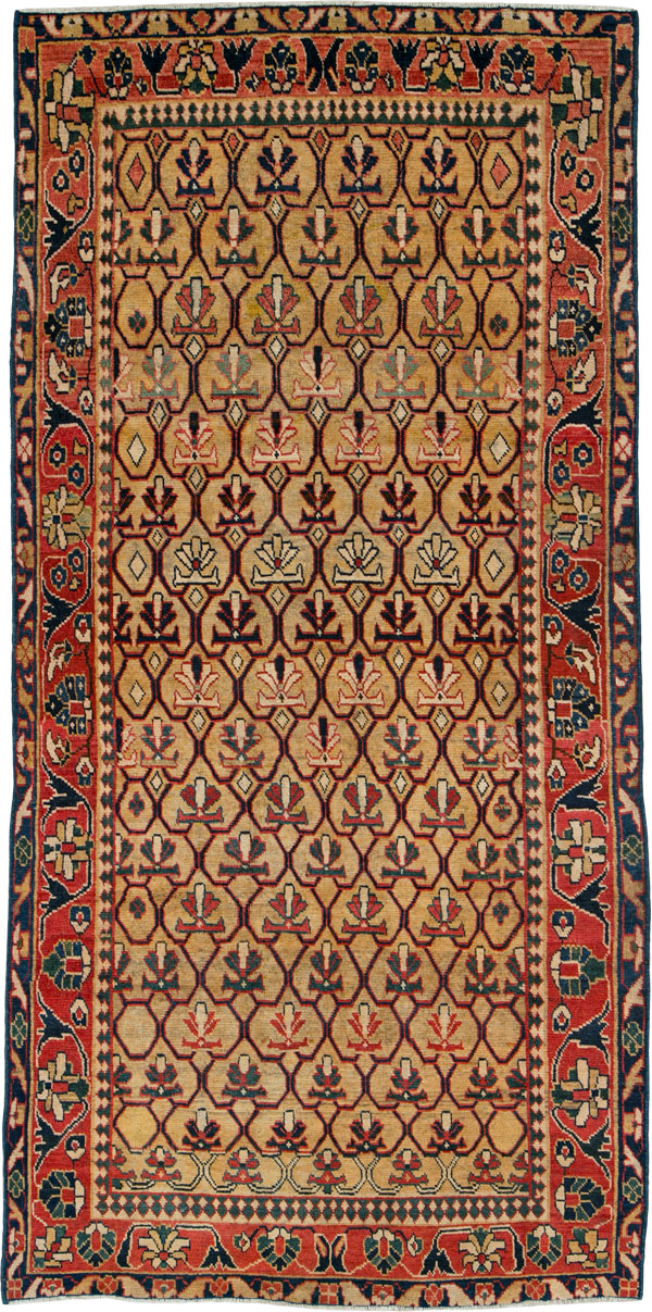Vintage Persian Fereghan Mahal Rug, No.26129 - Staging