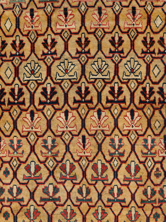 Vintage Persian Fereghan Mahal Rug, No.26129 - Staging
