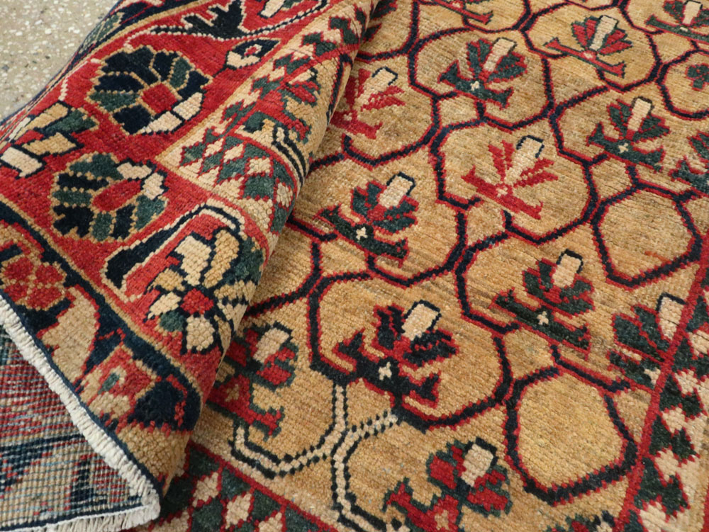 Vintage Persian Fereghan Mahal Rug, No.26129 - Staging