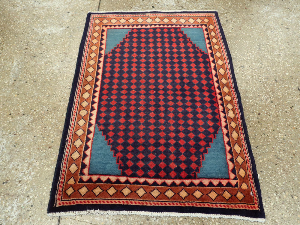 Vintage Persian Mahal Rug, No.26163 - Staging