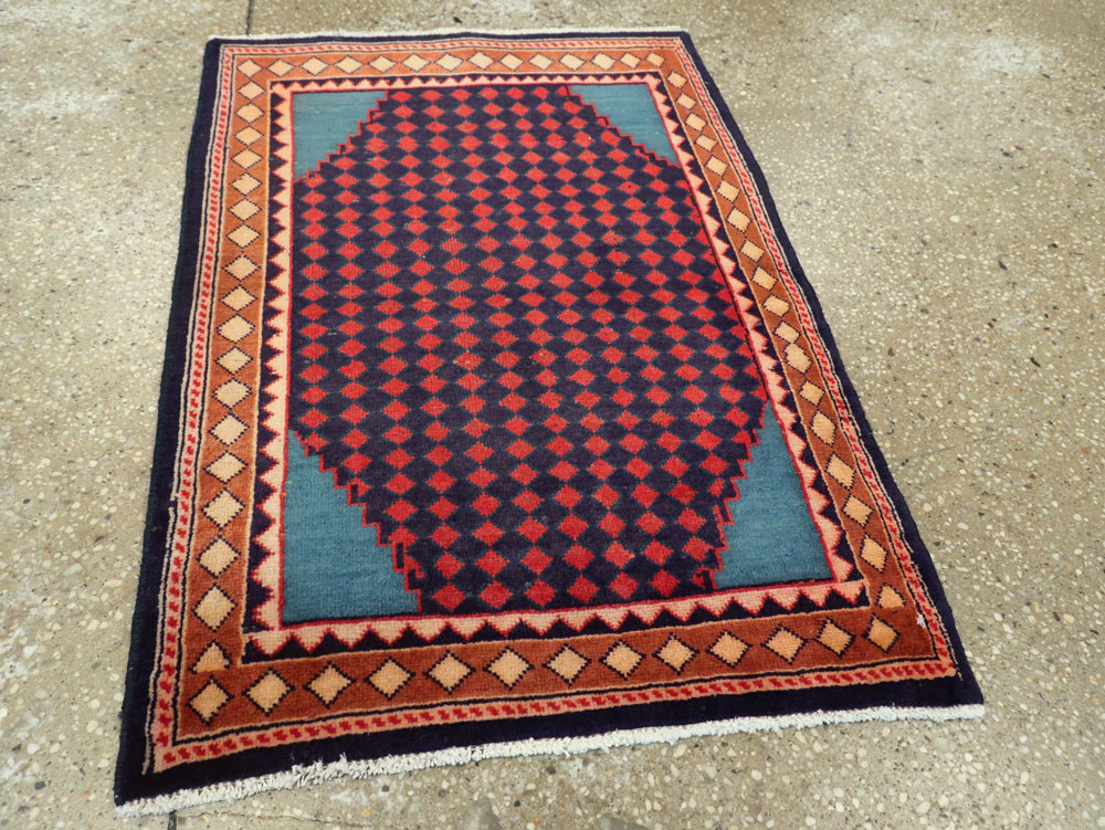 Vintage Persian Mahal Rug, No.26163 - Staging