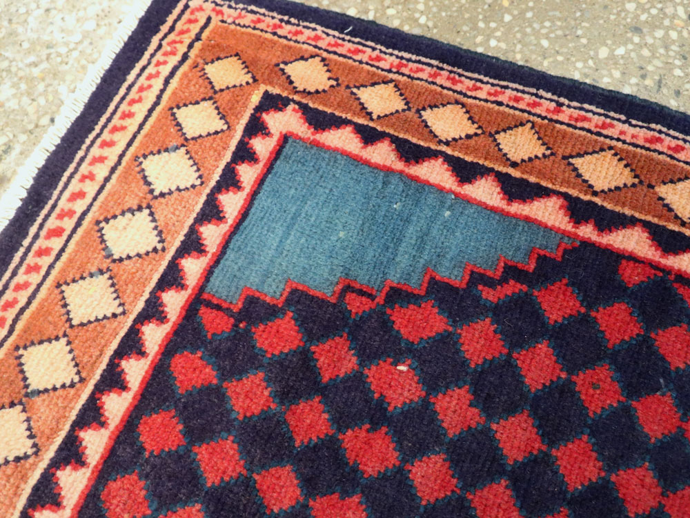 Vintage Persian Mahal Rug, No.26163 - Staging