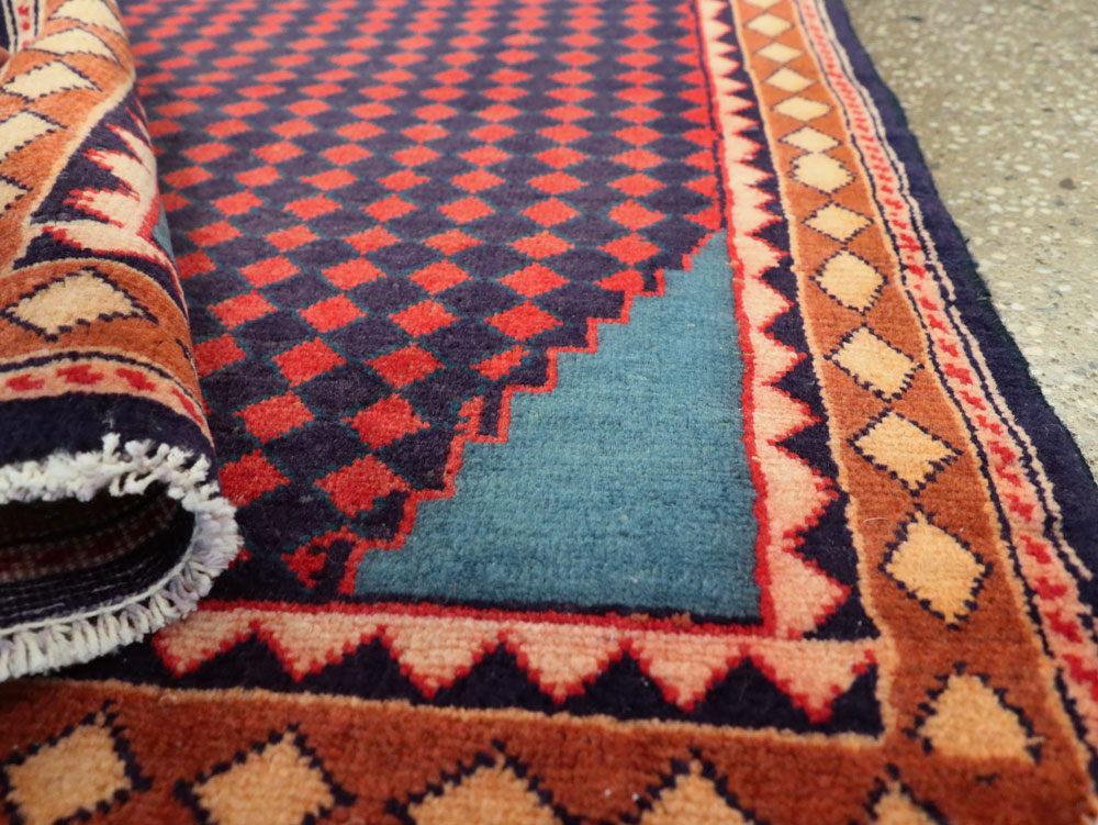 Vintage Persian Mahal Rug, No.26163 - Staging