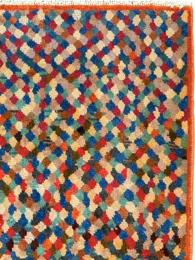 Vintage Persian Mahal Rug, No.26164 - Staging