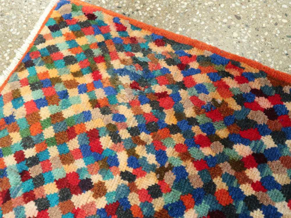 Vintage Persian Mahal Rug, No.26164 - Staging