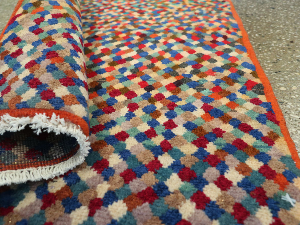 Vintage Persian Mahal Rug, No.26164 - Staging