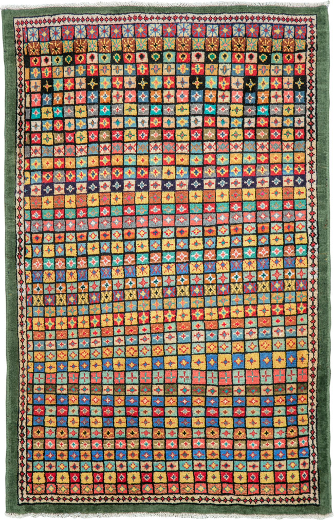 Vintage Persian Mahal Rug, No.26165 - Staging