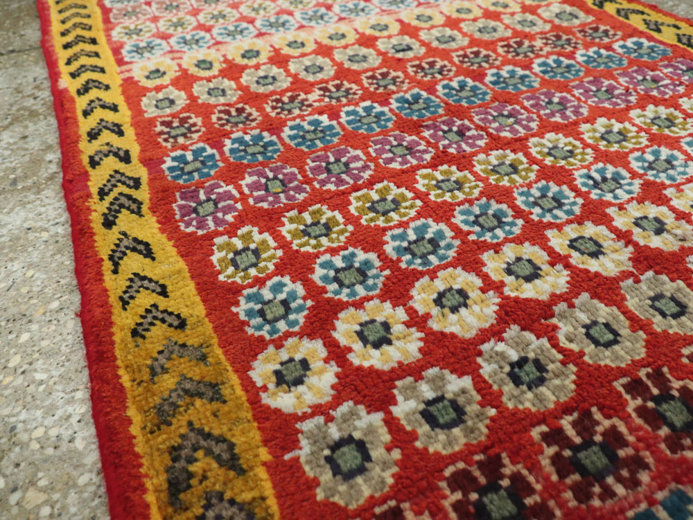 Vintage Persian Mahal Rug, No.26166 - Staging