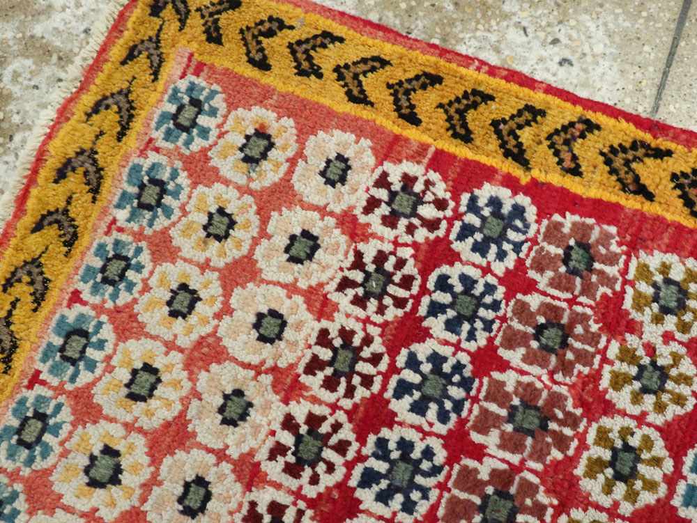 Vintage Persian Mahal Rug, No.26166 - Staging
