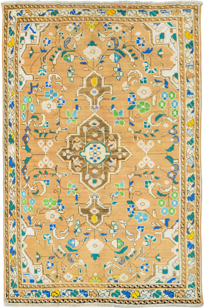 Vintage Persian Mahal Rug, No.26168 - Staging