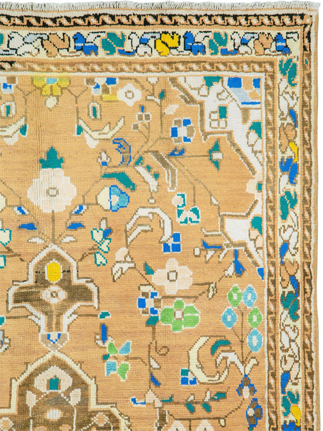 Vintage Persian Mahal Rug, No.26168 - Staging