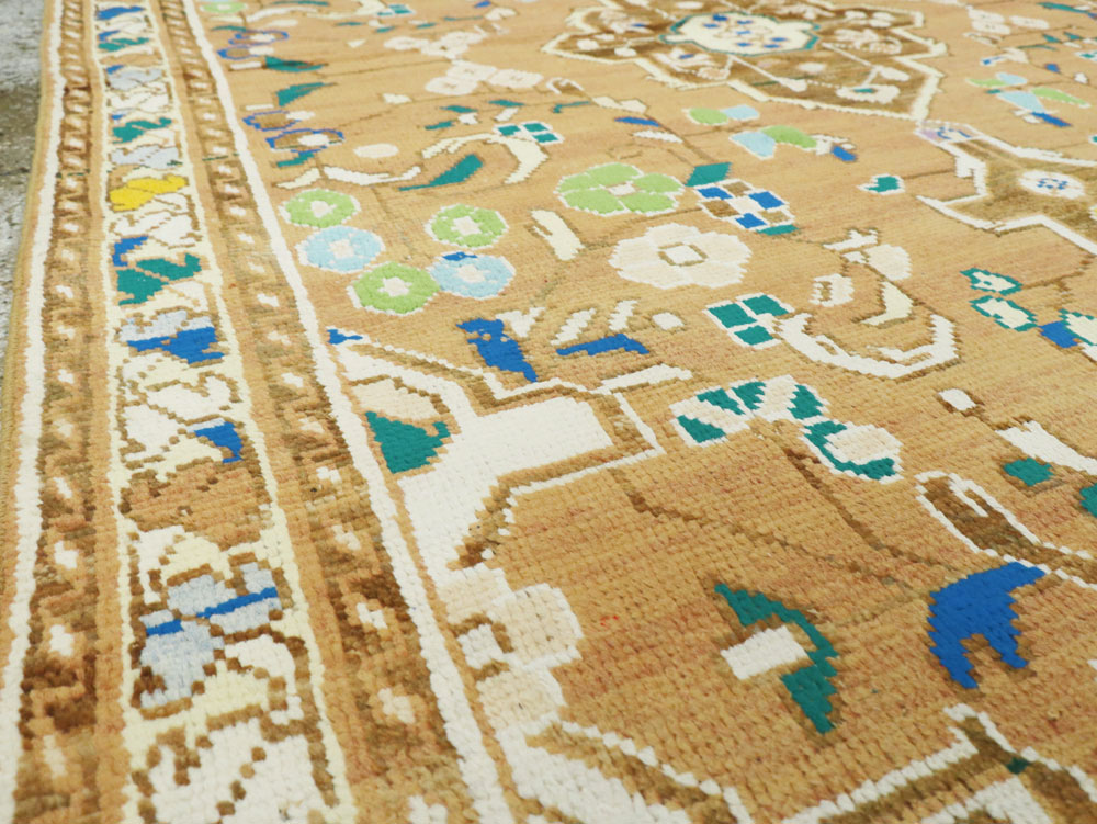 Vintage Persian Mahal Rug, No.26168 - Staging