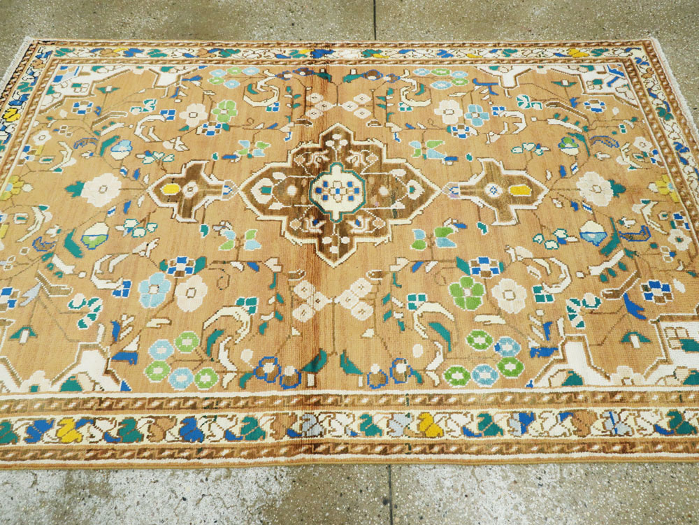 Vintage Persian Mahal Rug, No.26168 - Staging