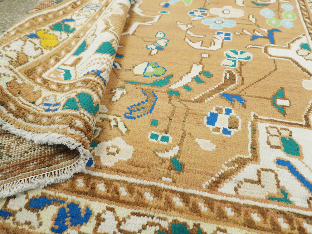 Vintage Persian Mahal Rug, No.26168 - Staging