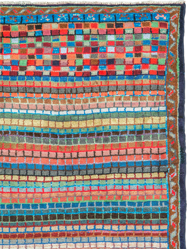 Vintage Persian Mahal Rug, No.26181 - Staging