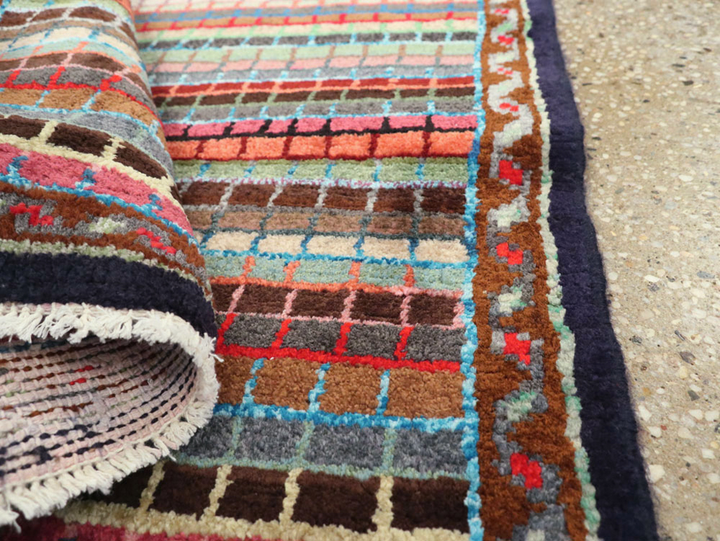 Vintage Persian Mahal Rug, No.26181 - Staging