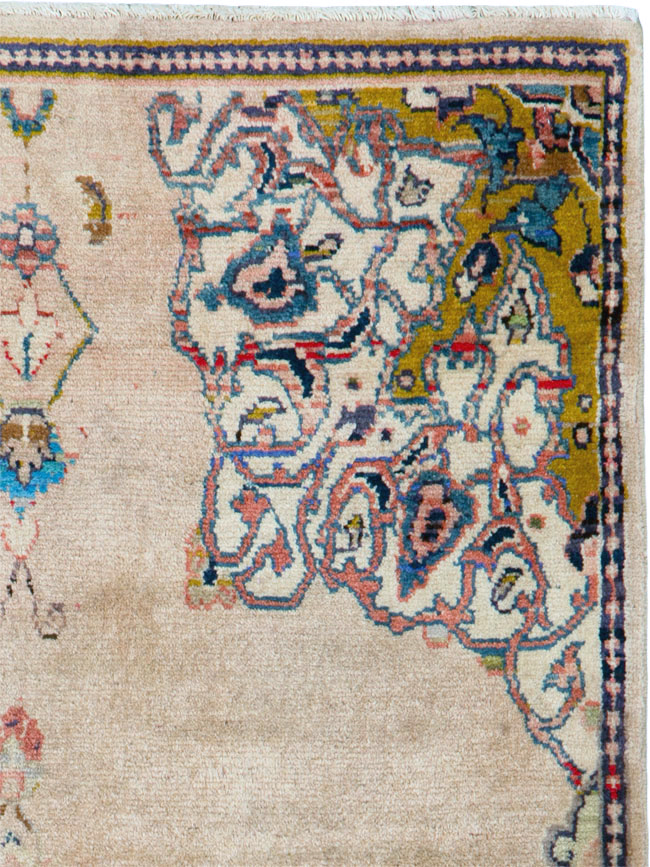 Vintage Persian Sarouk Rug, No.26182 - Staging