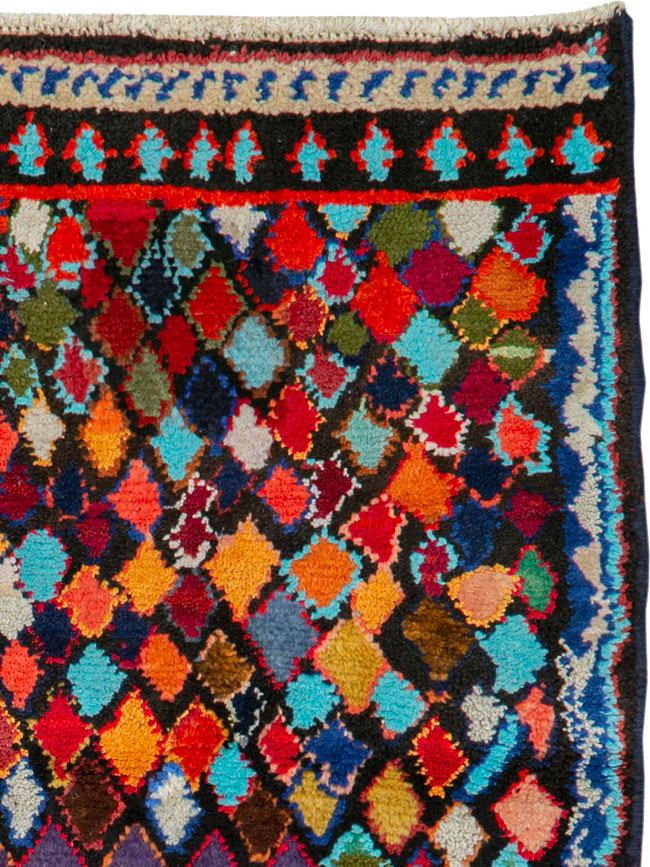 Vintage Persian Mahal Rug, No.26187 - Staging