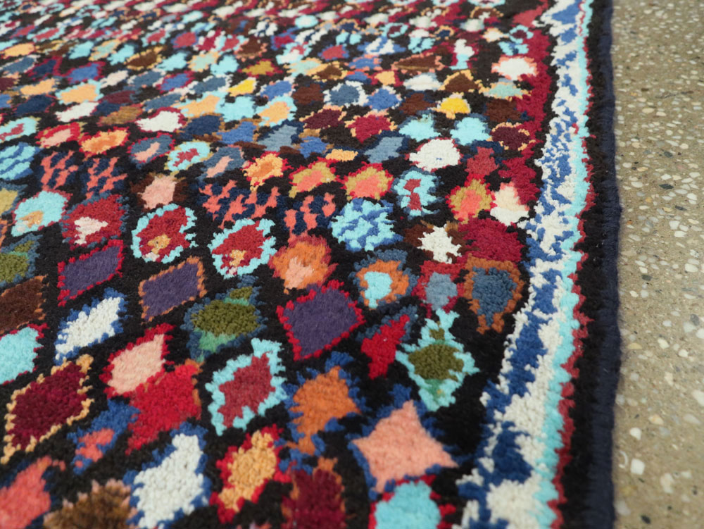 Vintage Persian Mahal Rug, No.26187 - Staging