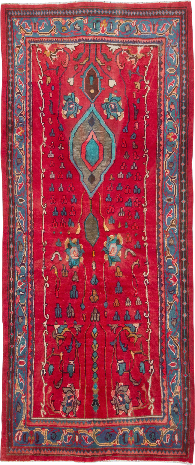 Vintage Persian Mahal Rug, No.26197 - Staging