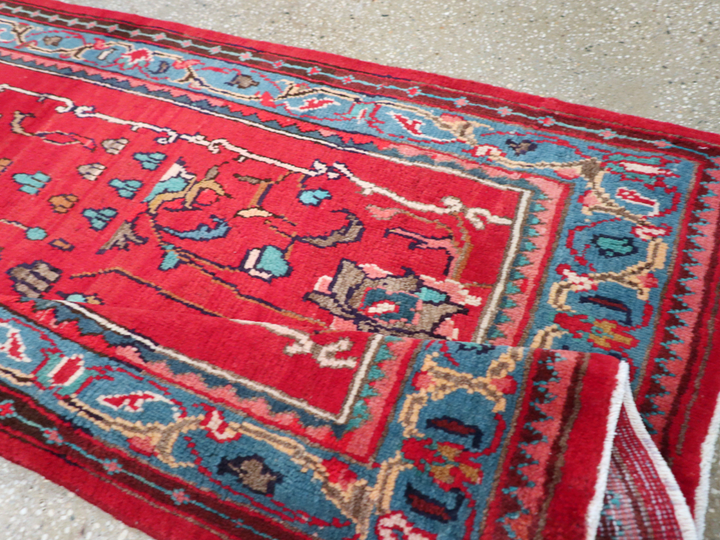 Vintage Persian Mahal Rug, No.26197 - Staging