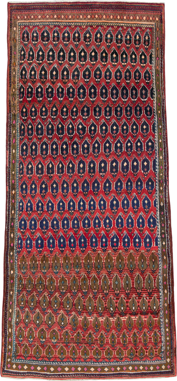 Vintage Persian Mahal Rug, No.26211 - Staging