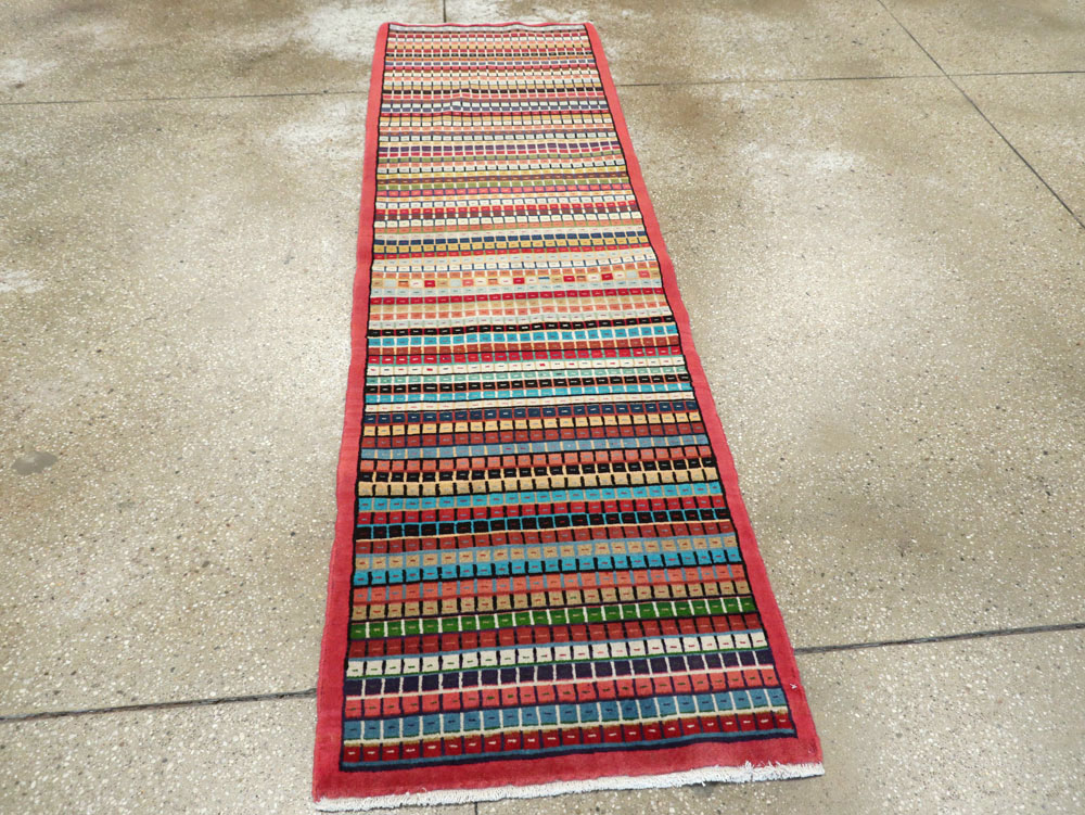Vintage Persian Mahal Runner, No.26218 - Staging