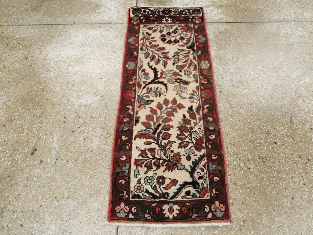 Vintage Persian Hamadan Pictorial Throw Rug, No.26220 - Staging