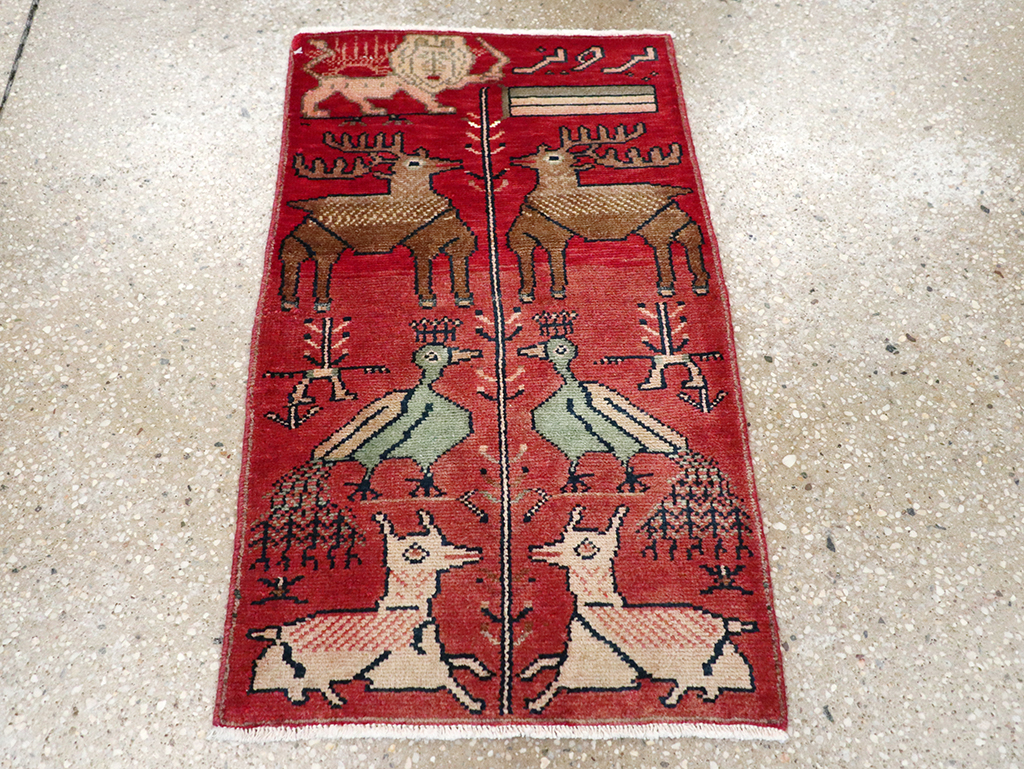 Vintage Persian Mahal Pictorial Rug, No.26228 - Staging